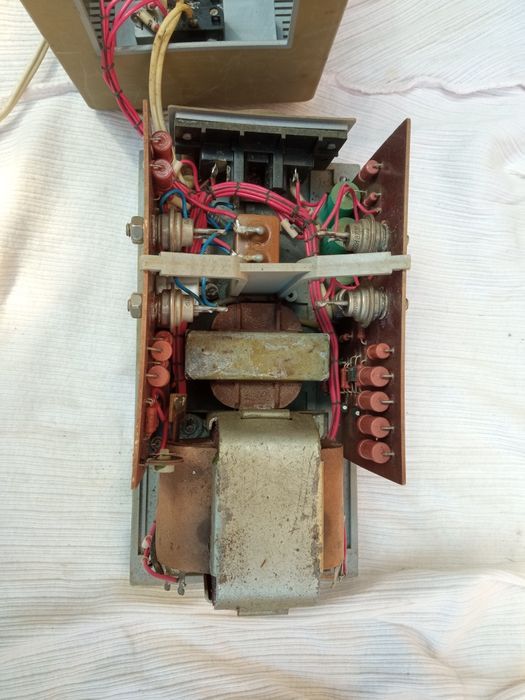 Стабилизатор напряжения