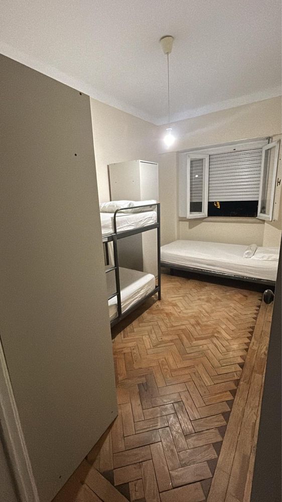 Quarto partilhado disponível