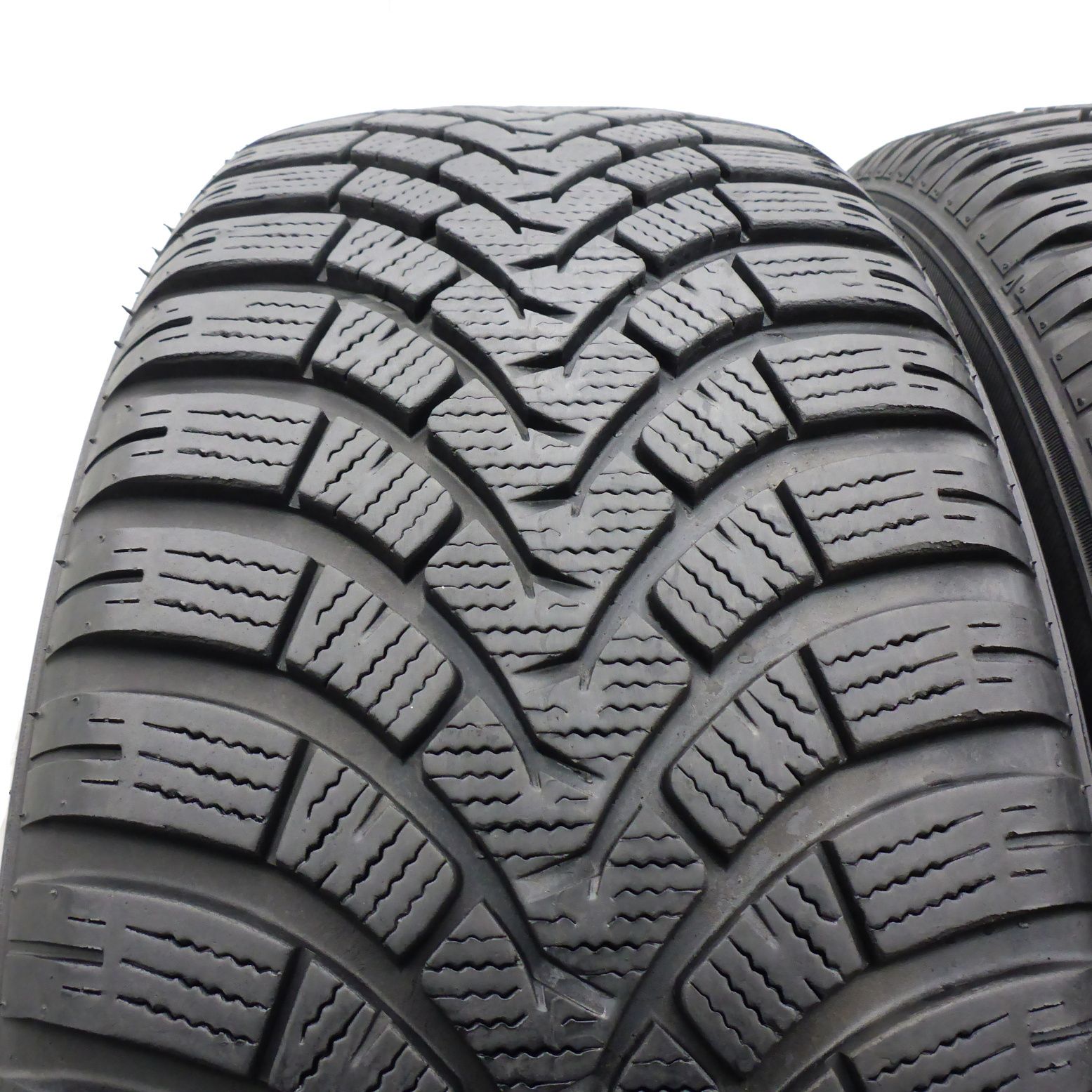 Opony 225/55/18 Falken 225/55R18 102V Euro HS01 zimowe 7-7,2mm 2018/19