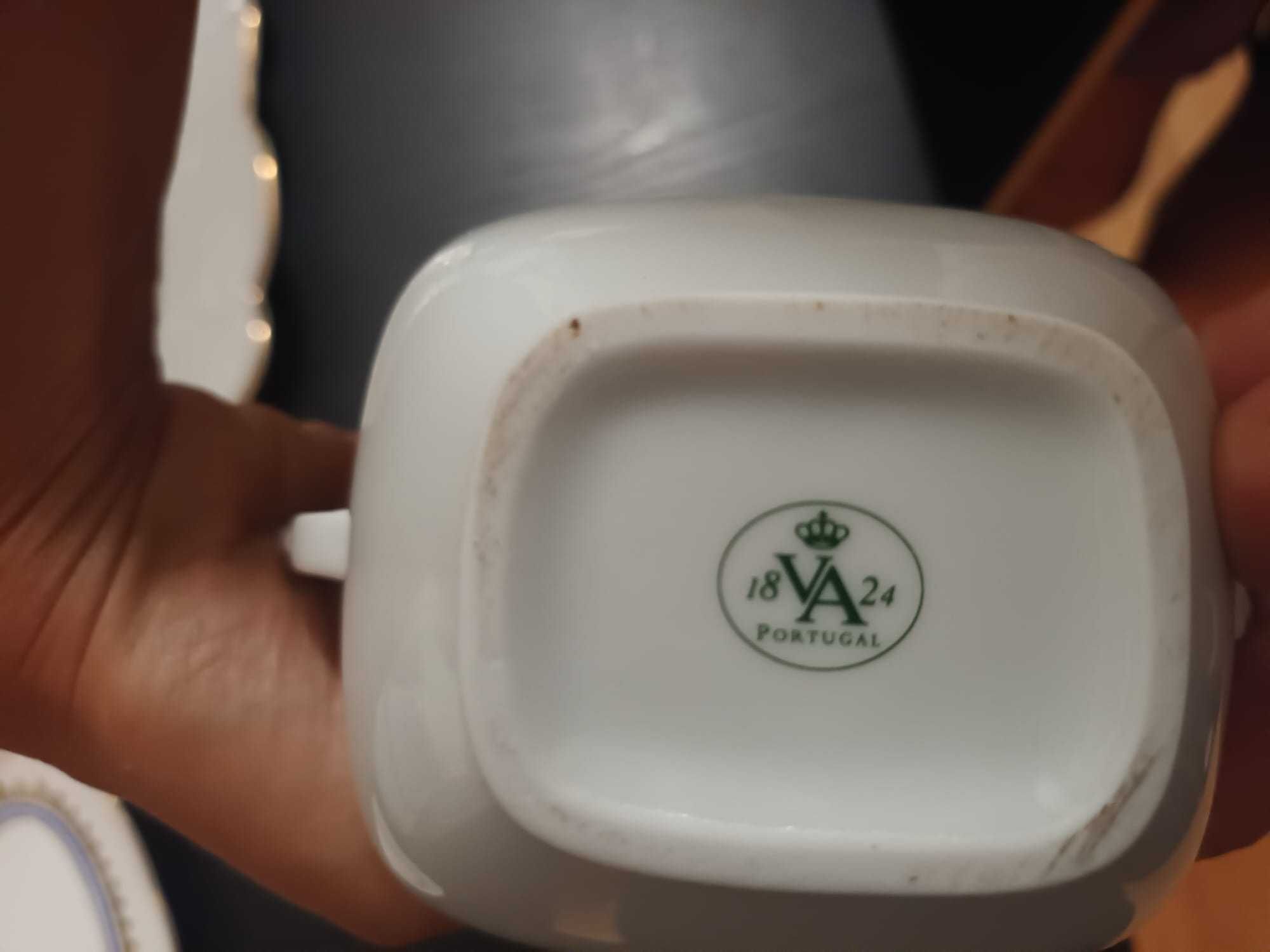 Serviço de Mesa Vista Alegre de 35 peças como novo