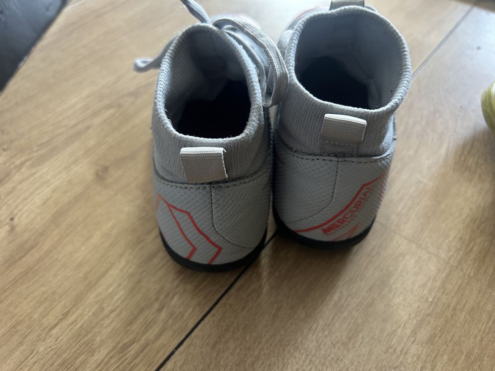 Buty piłkarskie Nike Mercurial 32 (20,5) i Joma 33