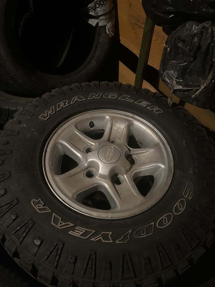 Koła Boost Land Rover Defender 16cali plus Goodyear Wrangler Duratrack