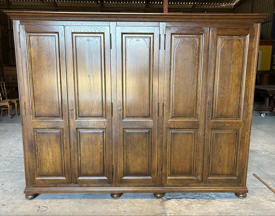 Szafa z litego drewna dębowego – duża, elegancka,