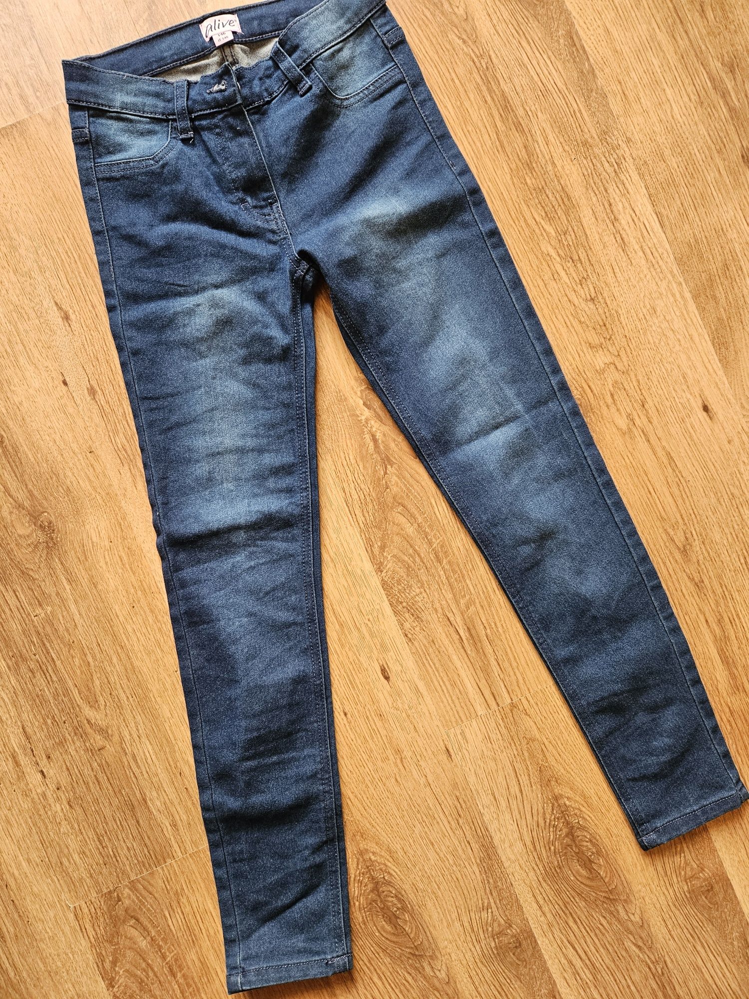 Spodnie jeansy rurki dziewczynka 140