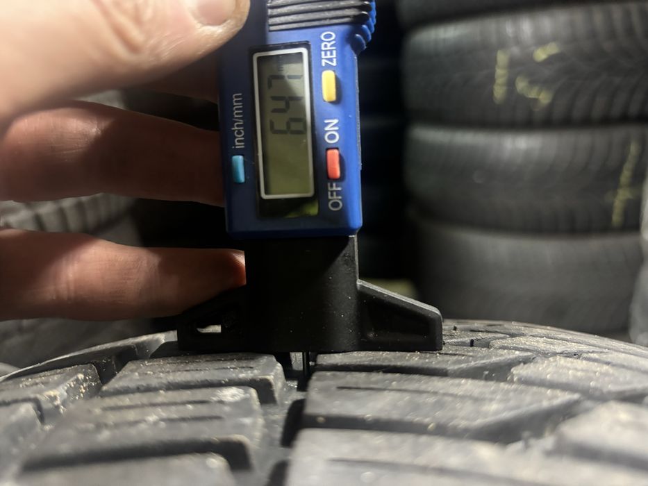 Шини зимові R16 235/60 BFGoodrich 4шт.(ціна за скат)2017рік