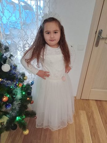 Біле святкове плаття для дічинки