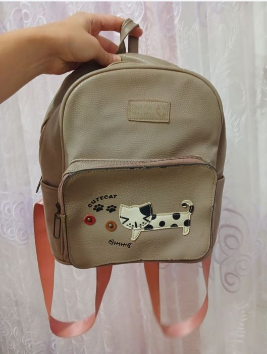 Жіночий рюкзак,підійде для малечі