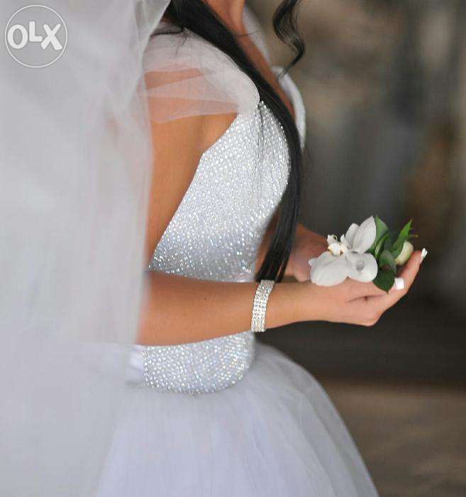 Розкішне весільне плаття