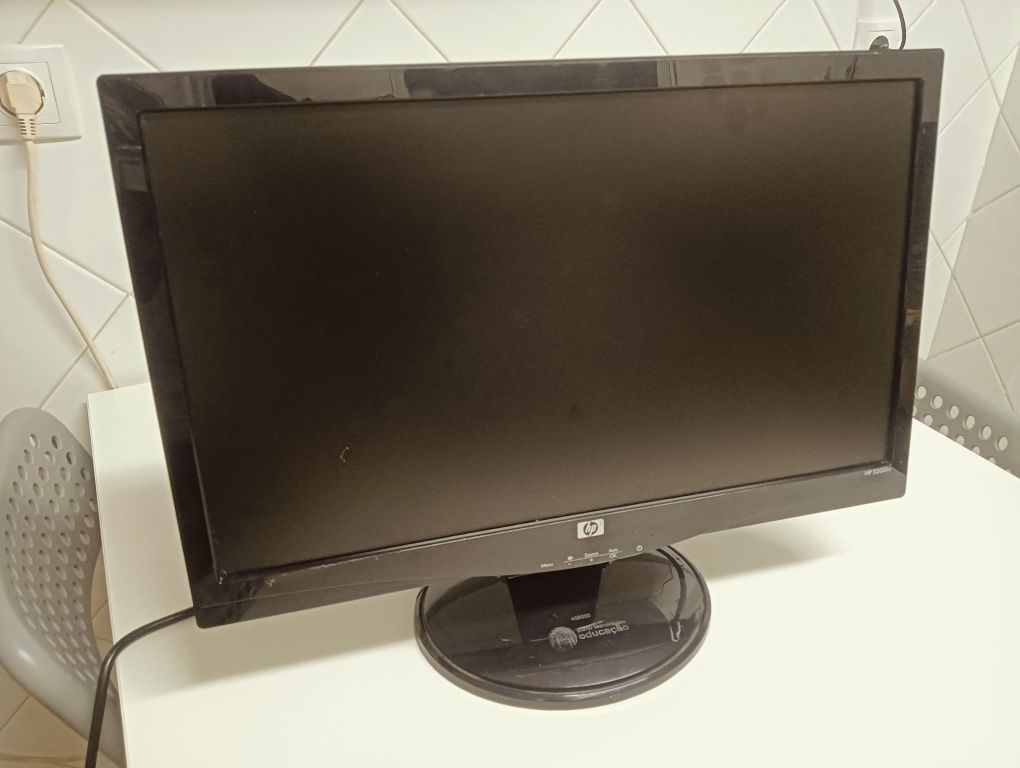 Monitores HP-18 polegadas