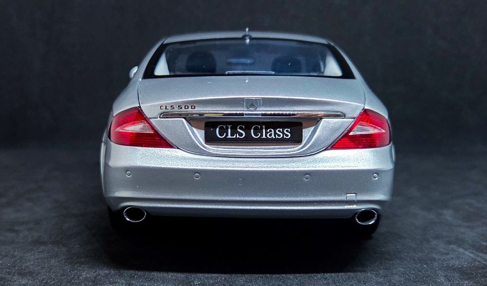 1:18 Kyosho Mercedes - Benz CLS W219