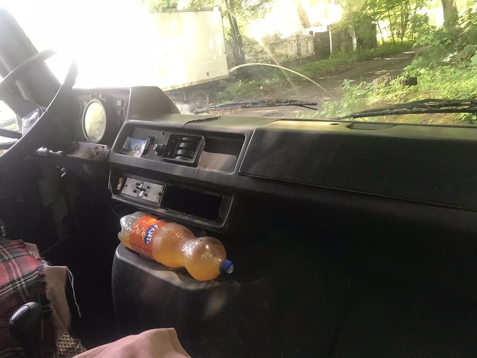 Мерседес 208D 2.3