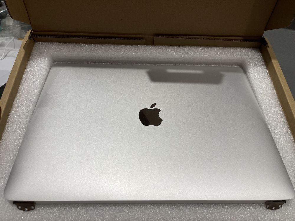 Оригінальна кришка корпус Apple Macbook Air А2337 M1 Silver 2020 A2337