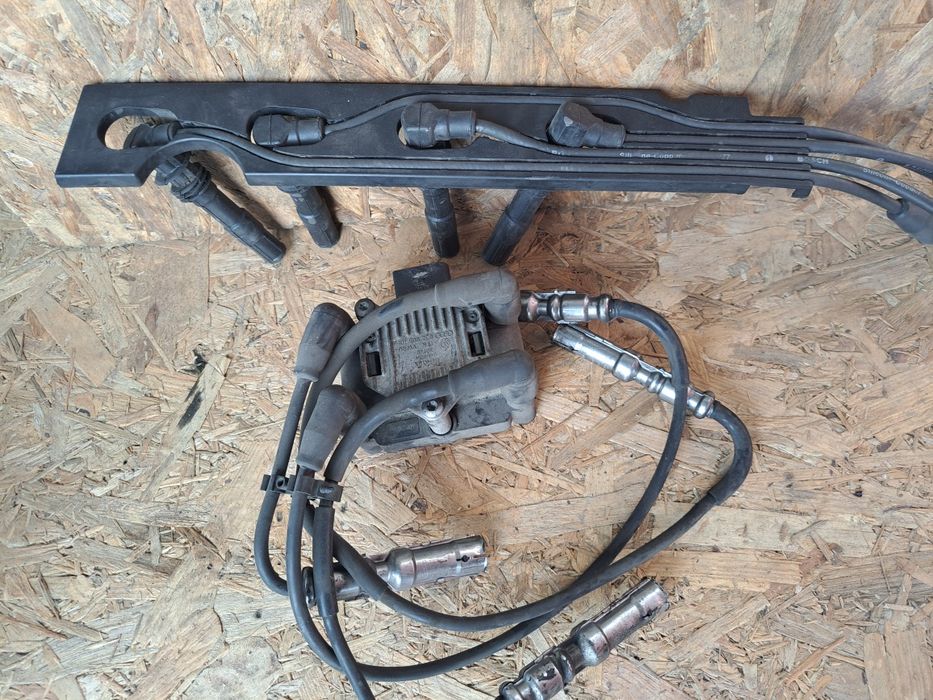 Катушка зажигания бронипровода на Фольксваген гольф 1.4 1.6 2.0