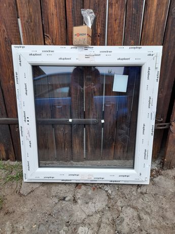 Okno PCV białe aluplast 920 x 940 mm