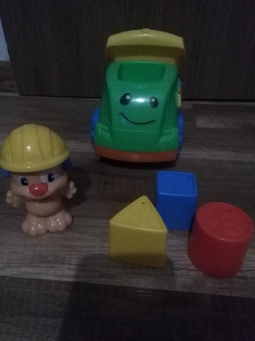 Samochodzik Fisher Price