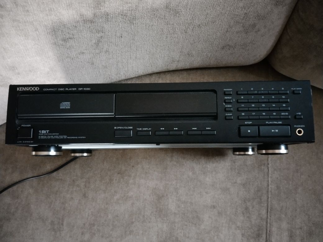 Odtwarzacz CD Kenwood DP-1036