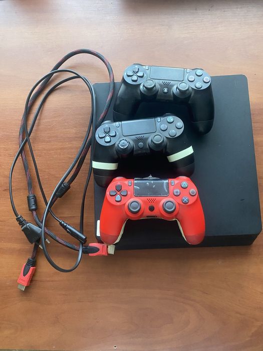 PlayStation 4 у відмінному стані