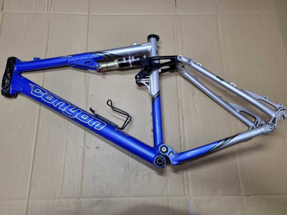 Rama typu full Canyon Nerve XC4, pod 26