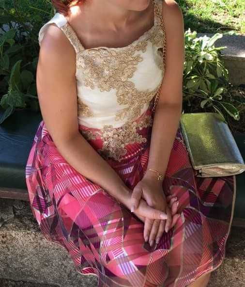 vestido bege, dourado e lindos pormenores rosa Ana Sousa