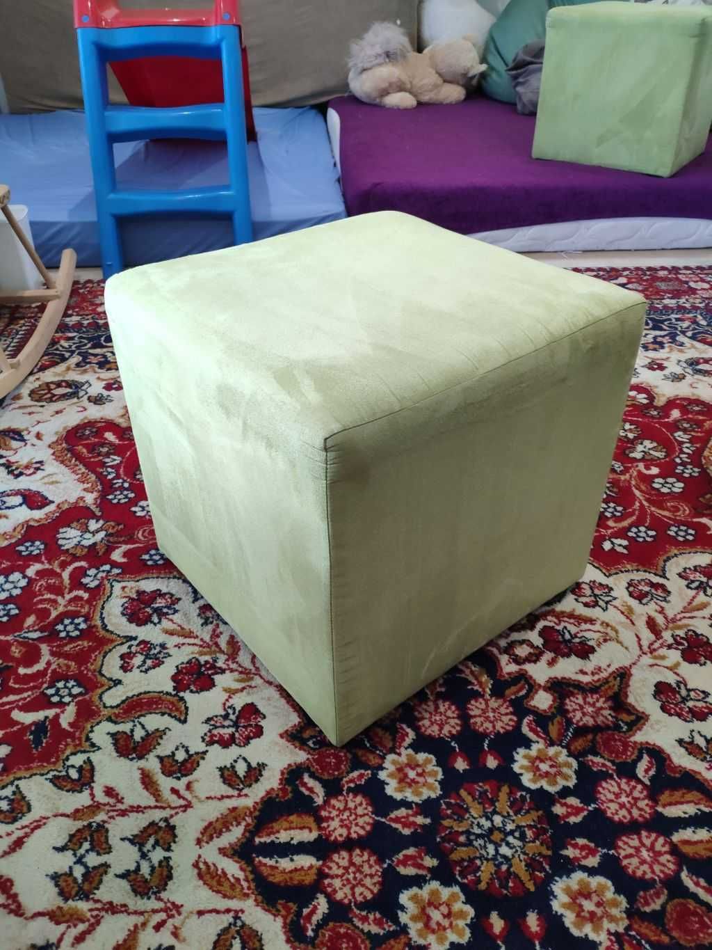 Pufa  - jasna zieleń - 45 cm