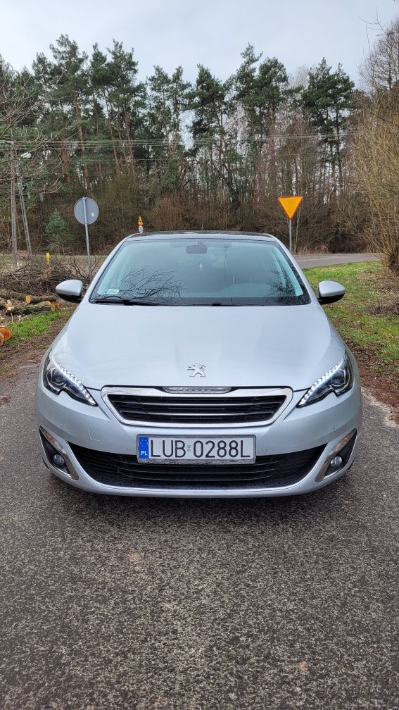 Peugeot 308 hatchback 2014rok  ZADBANY 2WŁ