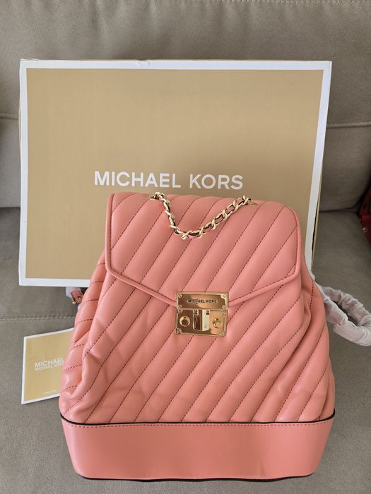 Mochila Michael kors- nova com etiquetas
