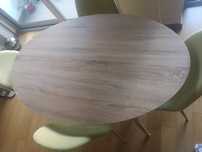 Conjunto de mesa e 4 cadeiras