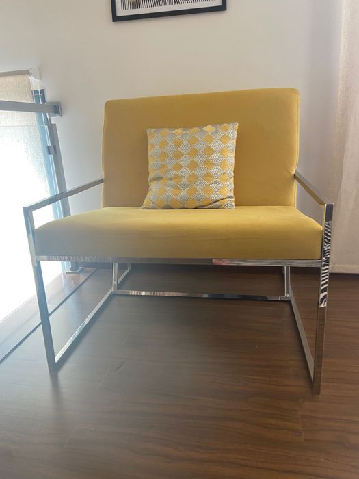 Cadeirão amarelo