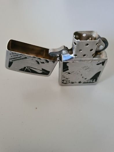 Isqueiro Zippo Rock'n Roll novo