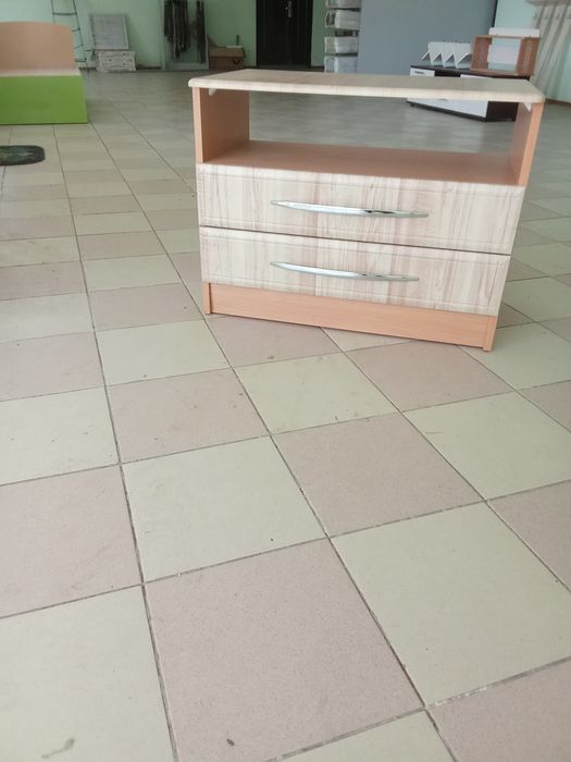 Тумба мдф шир 1.4м.глиб 42см.вис 39см,табуретки,этажерки