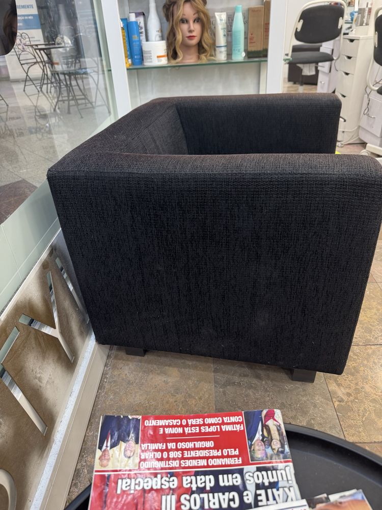 Dois Sofas em veludo preto