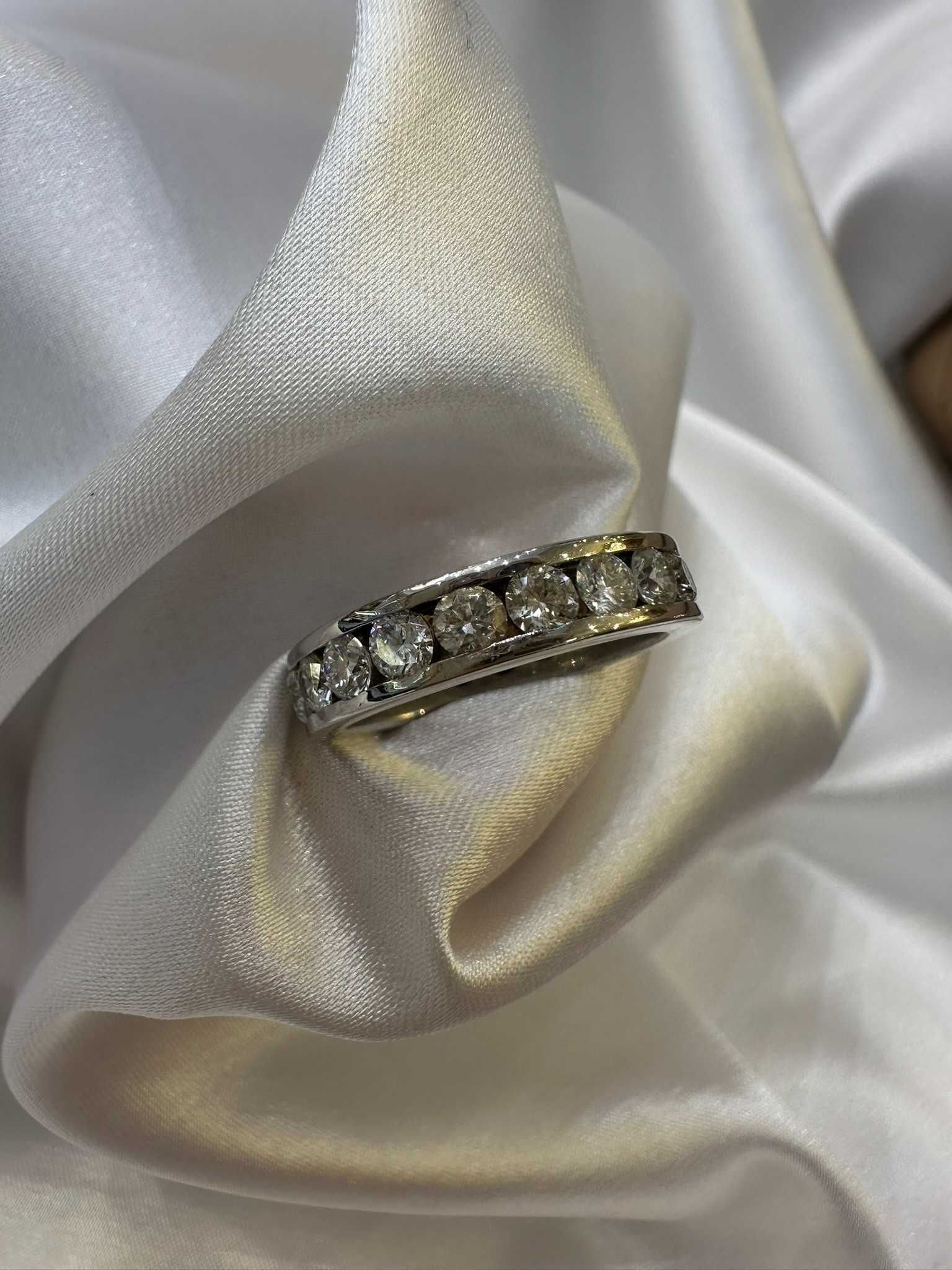 Obrączka Eternity z diamentami naturalnymi 2.40 CT
