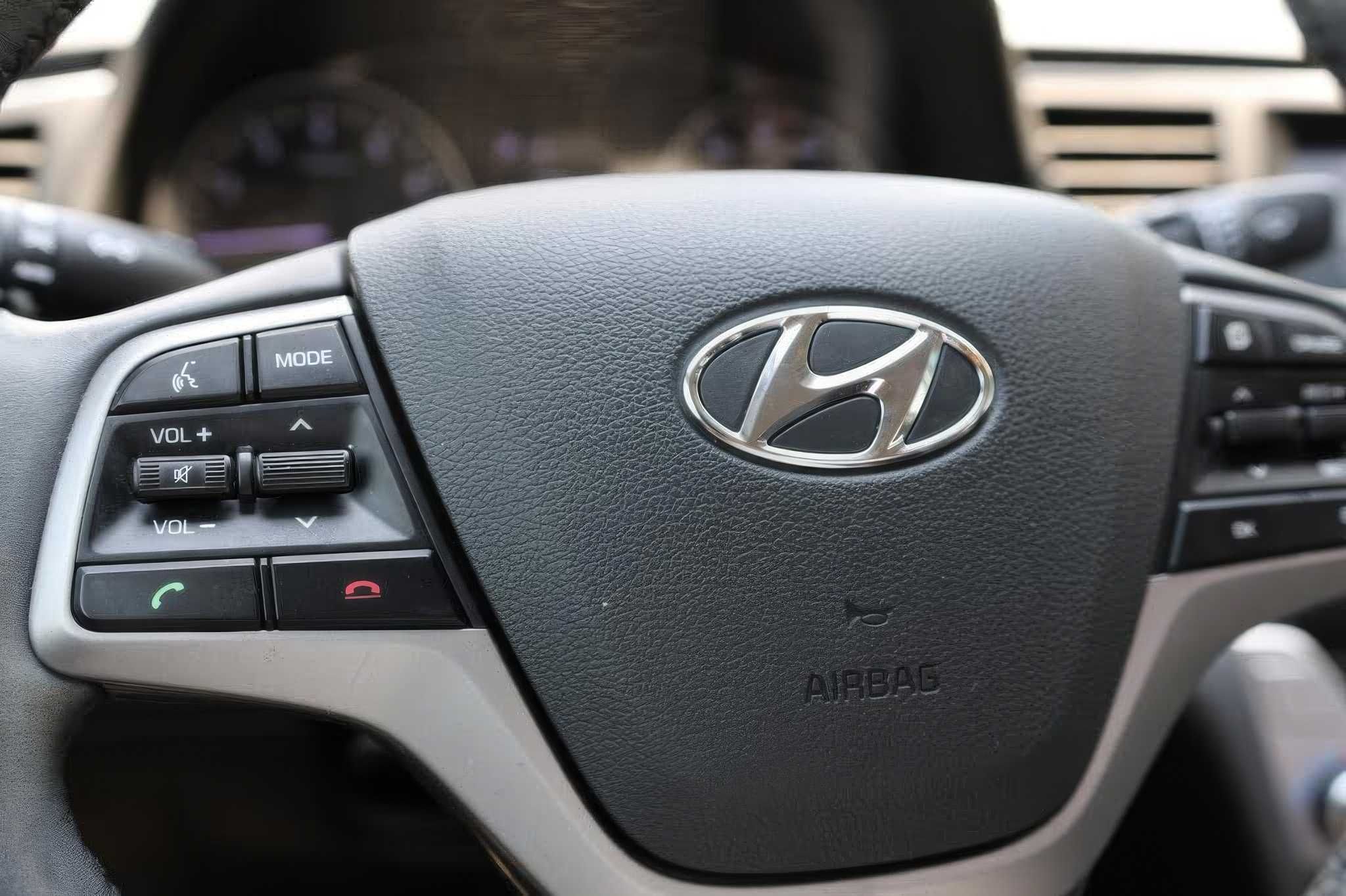 2017  Hyundai Elantra SE