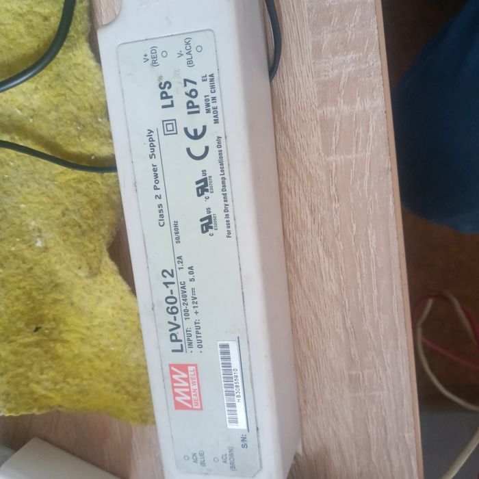 Продам блоки  питания  12  в  24  в