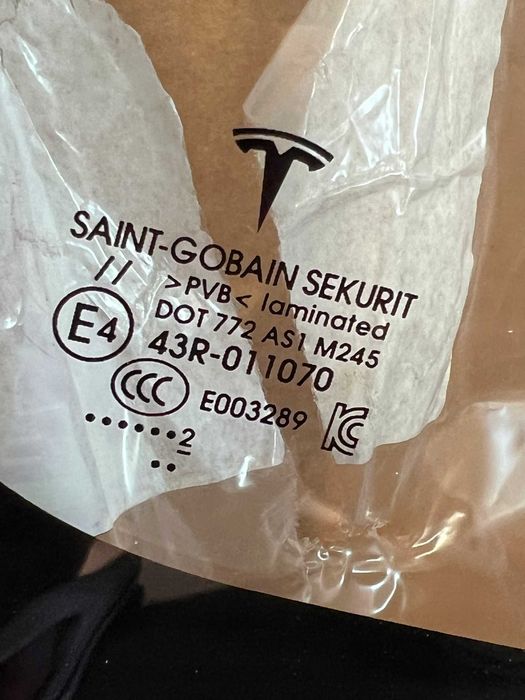 Tesla Model S Заднє Скло НОВЕ/Б.У - рестайл дорестайл