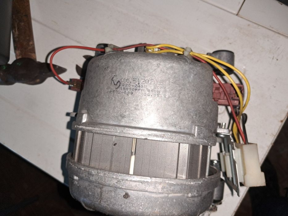 Електричний двигун від пральної машини  Ardo SE 810