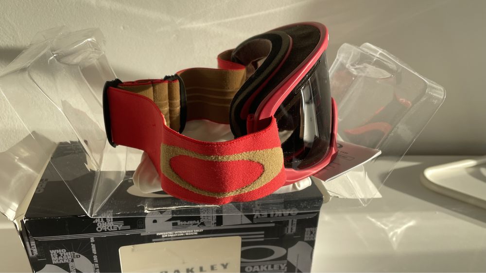 Google SNB Oakley Czerwone