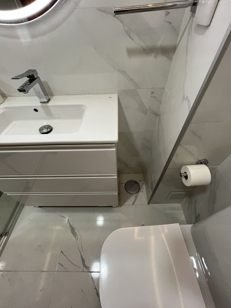 Movel casa de banho com torneira ROCA