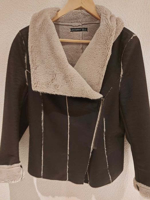 Casaco castanho com pêlo