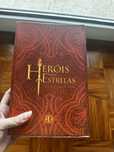 Livro Heróis entre Estrelas