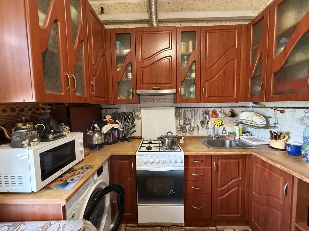 Продам 3 кімнатну квартиру у центрі