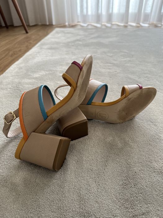 Sandálias Lion of Porches, tamanho 37 (como NOVAS)