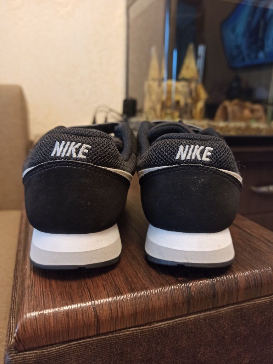 Оригінал Nike кросівки для хлопчика 31.5 розмір, устілка 21 см
