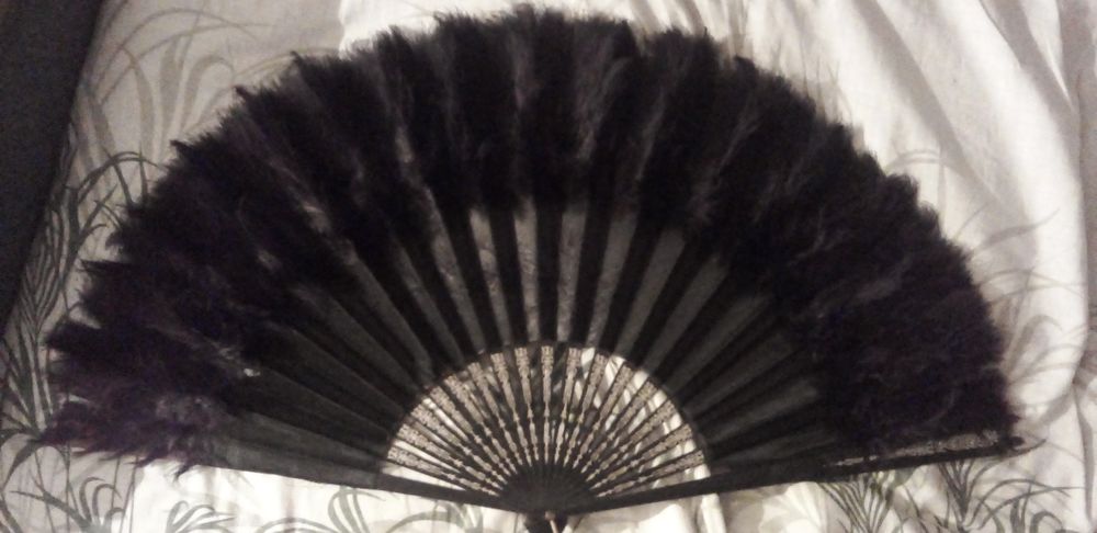 Продам вінтажні віяла