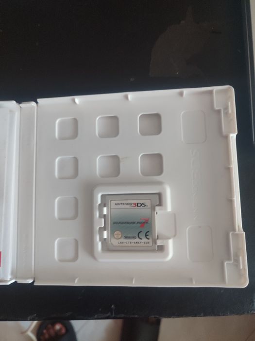 Nintendo 3DS, carregador e jogos