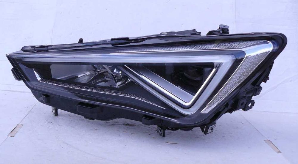 SEAT TARRACO Lampa przednia Lewa Full LED