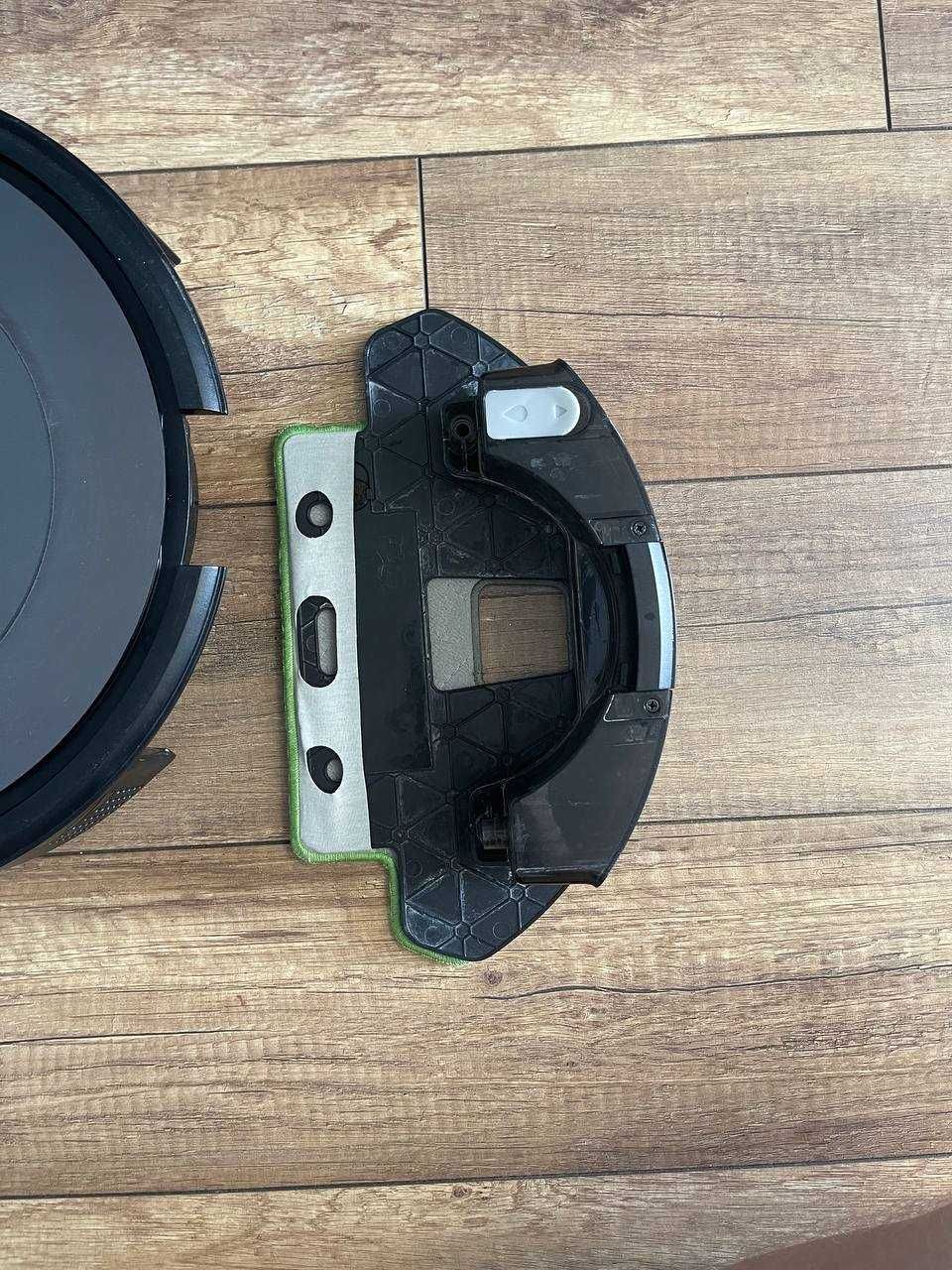 Миючий робот пилосос Roomba Combo хороший стан. ТОРГ !!!