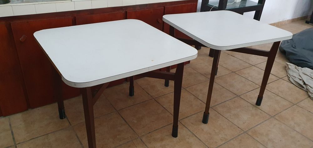 2 mesas quadradas