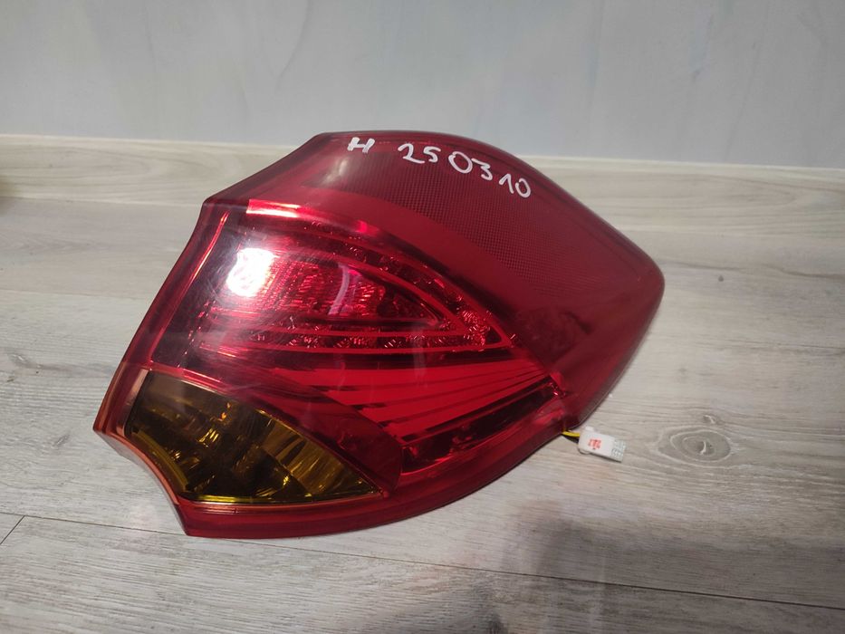 Lampa prawa tylna prawy tył  Kia Cee'd ceed