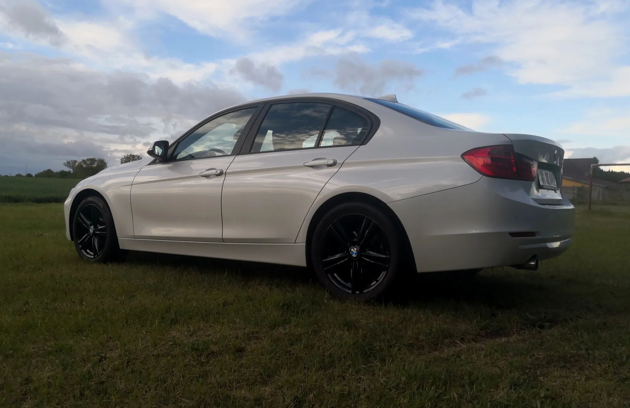 BMW Seria 3 Biała perła navi